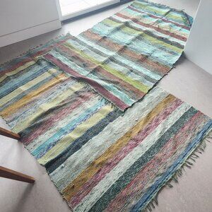 43" x 72" rag rug in like new condition